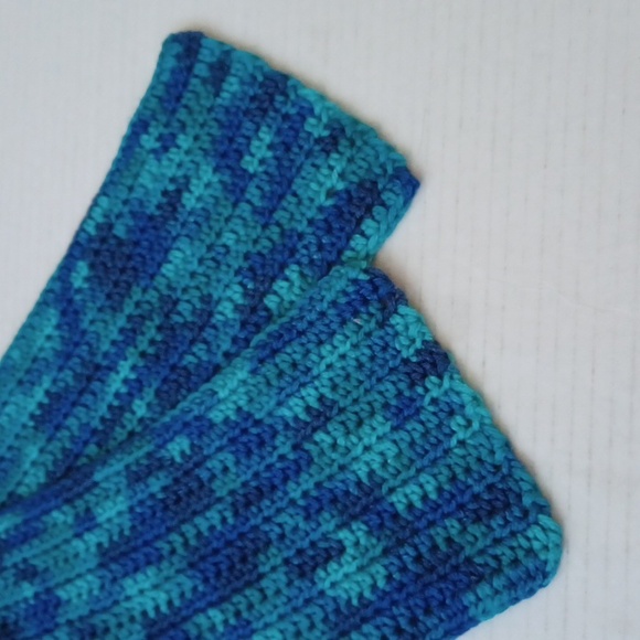 4/$30 Home-made Blue Knit Scarf - Picture 4 of 4